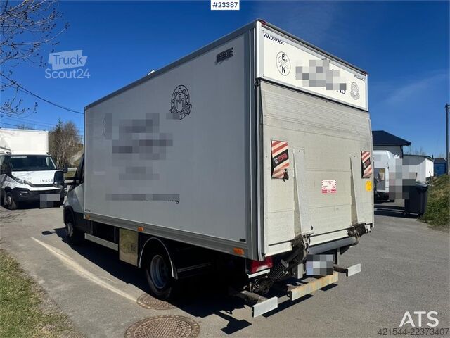  Iveco Daily 70C18 – 8-pallet box truck with 2 sets of ti