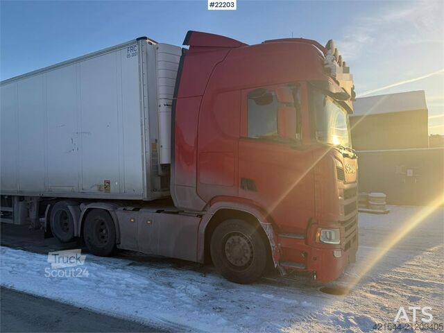 Standard tractor Scania R500 6x2 truck