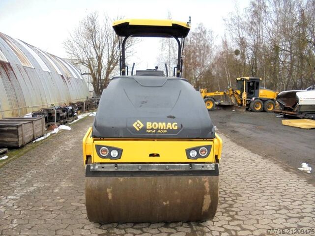 Tandem roller Bomag BW 138 AD-5 inkl. Splittstreuer