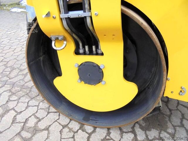 Tandem roller Bomag BW 138 AD-5 inkl. Splittstreuer