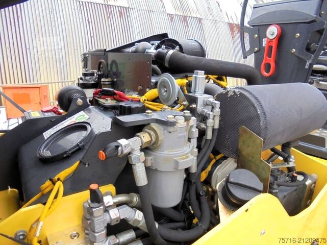 Tandem roller Bomag BW 138 AD-5 inkl. Splittstreuer