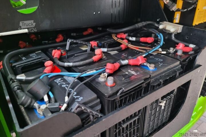 Mafsallı teleskopik çalışma platformu Niftylift HR28 Hybrid 4x4 As-Is, Hybrid, 4x4 Drive, 28m Work