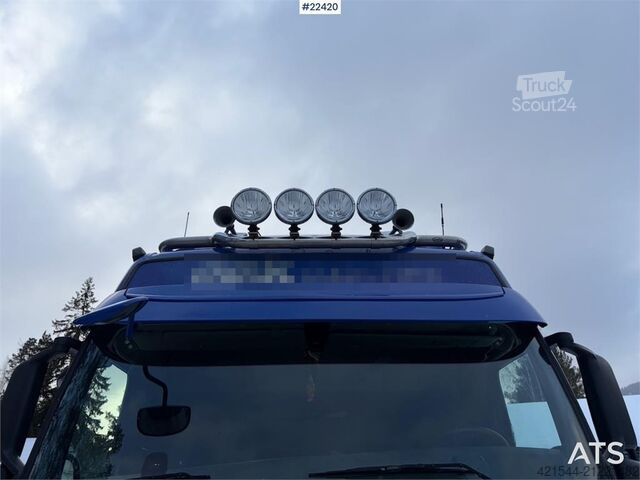 Box body Volvo FM 330 box truck