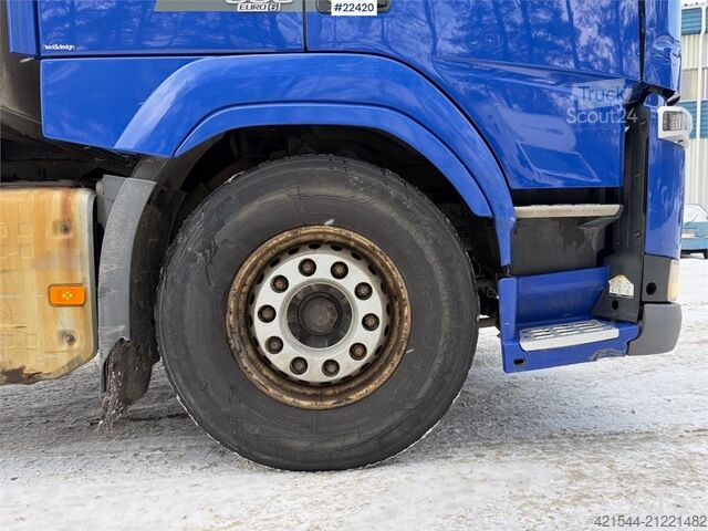 Box body Volvo FM 330 box truck