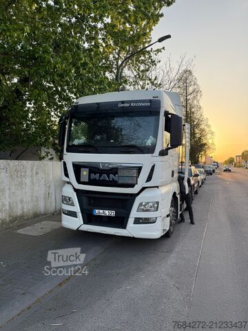 Gevaarlijke stoffen vrachtwagen MAN TGX