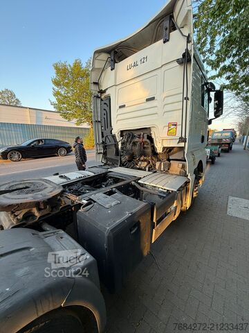 Gevaarlijke stoffen vrachtwagen MAN TGX