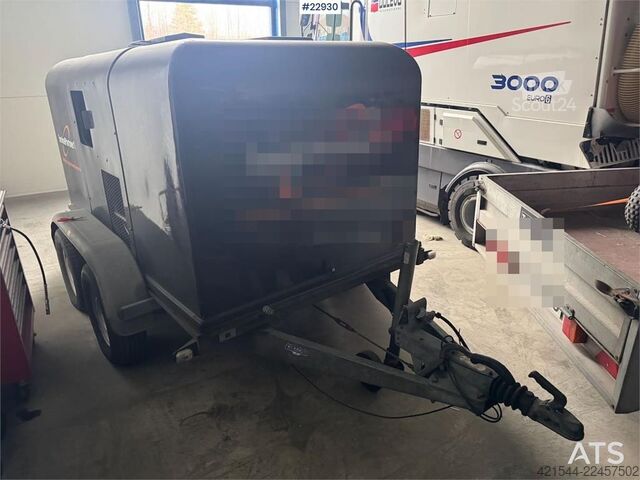 Remorcă cu aparat de spălat cu presiune Nilfisk Nilfisk pressure washer trailer