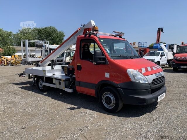Skříňová dodávka Iveco Daily Multitel 160 ALU DS - 16m