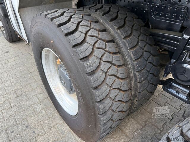 Autocarro ribaltabile MERCEDES-BENZ Arocs 4145 8X6 Kipper Schwarzmüller