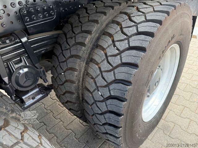 Háromirányú billenő teherautó MERCEDES-BENZ Arocs 4145 8X6 Kipper Schwarzmüller