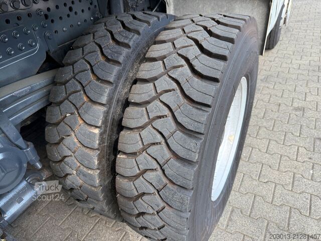 Háromirányú billenő teherautó MERCEDES-BENZ Arocs 4145 8X6 Kipper Schwarzmüller