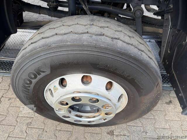 Háromirányú billenő teherautó MERCEDES-BENZ Arocs 4145 8X6 Kipper Schwarzmüller