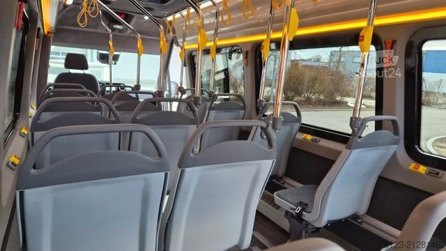 Minibus MERCEDES-BENZ Sprinter 517 Heckniederflur Vorlauffahrzeug