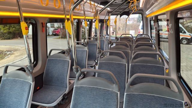 Minibus MERCEDES-BENZ Sprinter 517 Heckniederflur Vorlauffahrzeug