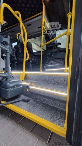 Minibus MERCEDES-BENZ Sprinter 517 Heckniederflur Vorlauffahrzeug