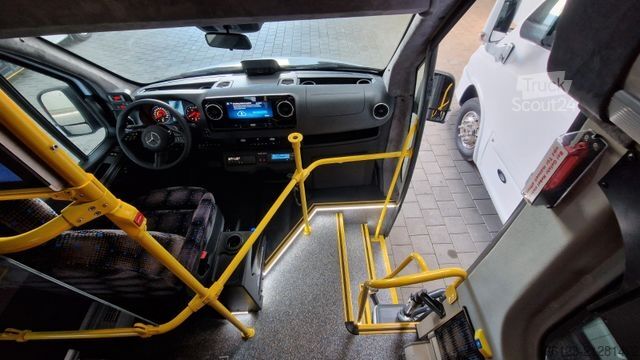 Minibus MERCEDES-BENZ Sprinter 517 Heckniederflur Vorlauffahrzeug