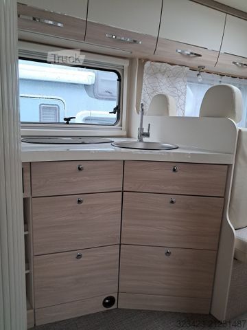 Avtodom z nadgradnjo (alkoven) EURAMOBIL Activa One AO 630 LS Markise + Fahrradträger