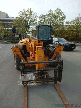 مناولة JCB 540-140