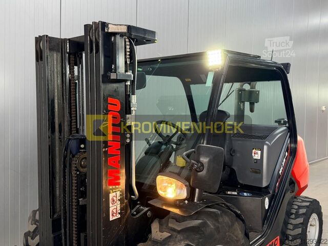 Stivuitor off-road Manitou MC 25-4