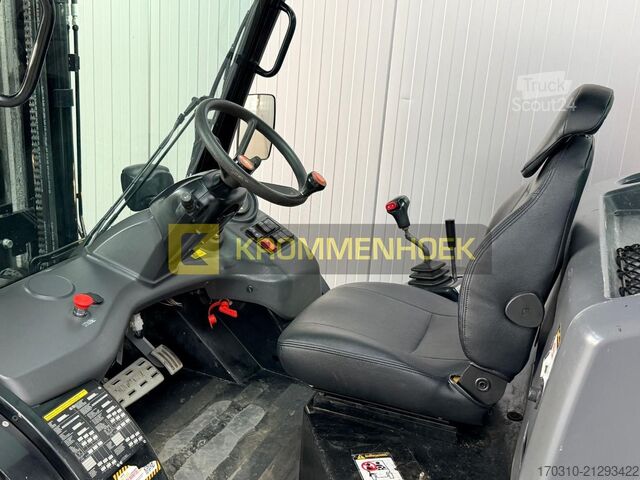 Stivuitor off-road Manitou MC 25-4