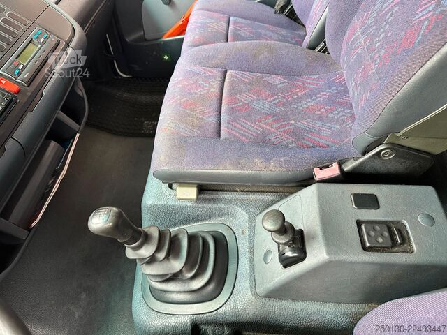 Furgoneta caja MERCEDES-BENZ Atego 818 4x2 BB Spier Koffer & Palfinger LBW