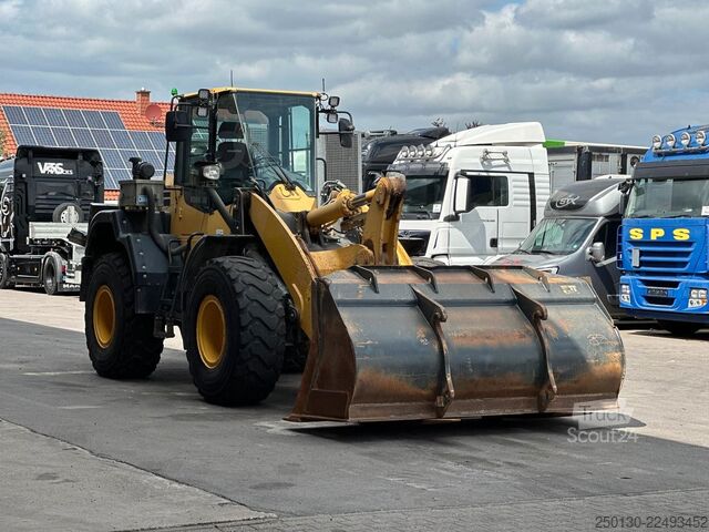 Ładowarka kołowa KOMATSU WA 320-7 inkl. Schaufel & Gabel