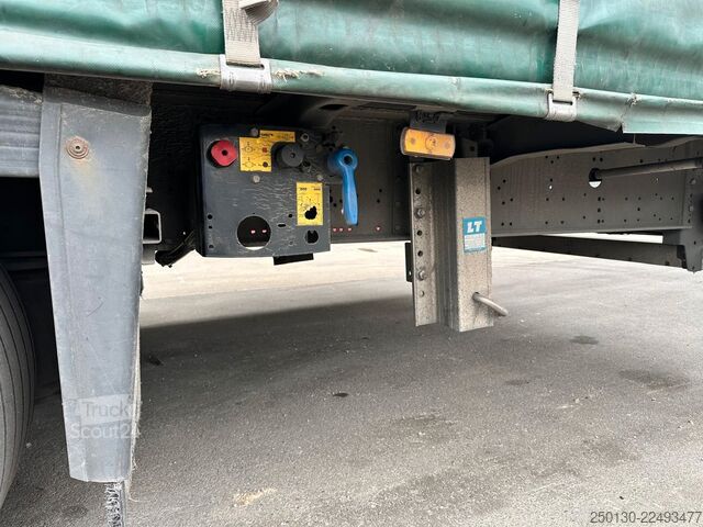 Naczepa otwarta z plandeką SCHMITZ CARGOBULL SCB*S3T MegaTrailer Curtainsider Edscha