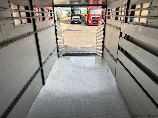 Przyczepa samochodowa BLOMERT V35  Tandem Viehtransport Anhänger  ALU