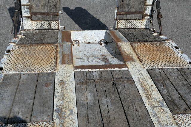 Zema kravnes piekabe ZANDT AT-P300, Hydr. Rampen, 30to., 3-Achser