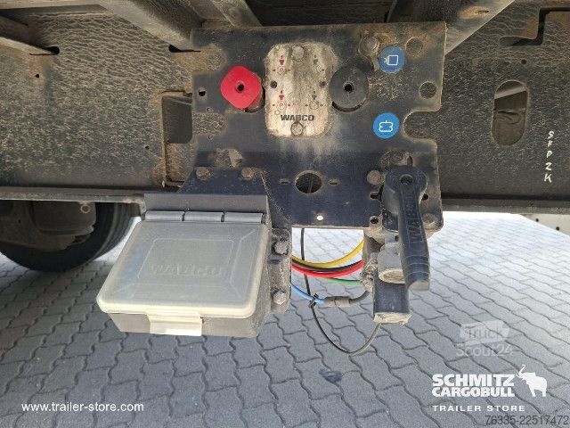 Semiremorcă deschisă cu prelată Kögel Curtainsider Mega