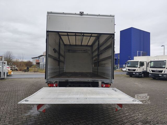 S plachtovými boky IVECO 75-190