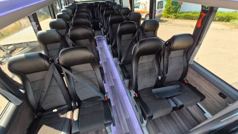 Mikroautobuss IVECO 2x Daily 70 Lagerfahrzeug Ferqui Sunrise 2,5 m B