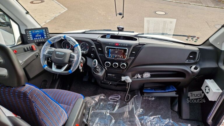 Minibusz IVECO Daily 70 Ferqui Sunrise 34 Plätze COC