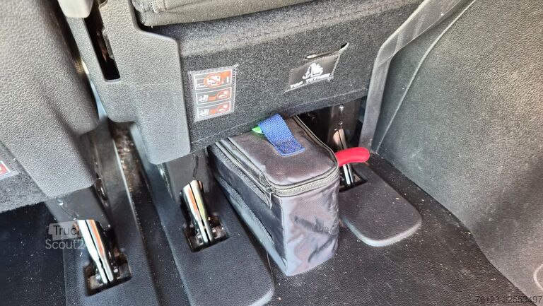 Minibüs Citroën SpaceTourer Opel Zafira Plus M 9 Sitzer