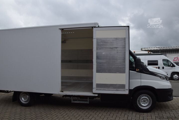 Vrachtwagen met bakwagen Iveco Daily  35 S18 Koffer Automatik ACC Luftfederung