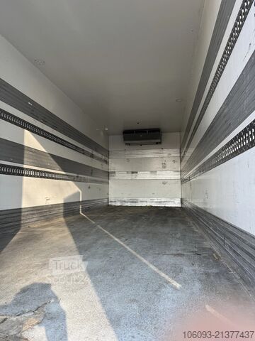 Transporte refrigerado/congelado DAF LF 230 Koelwagen 9120 kg laadvermogen