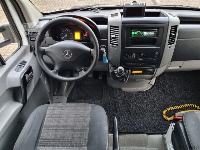 Resväska Mercedes-Benz Sprinter 516 CDI Koffer LBW Dhollandia 750KG Eu...