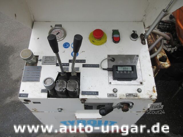Specialfordon för kommunal användning Ausa M200H 4x2x4 Baujahr 2015 Tyrolit Bohrer