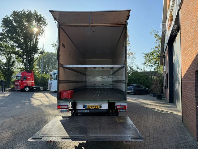  Volvo FM 420 6X2 8.1M Koffer Stuuras