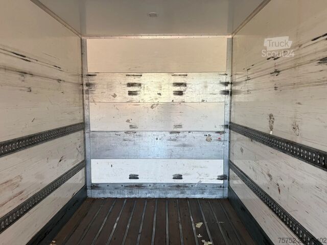 Kuffert Volvo FM 420 6X2 8.1M Koffer Stuuras