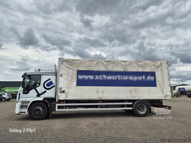 Tovorno vozilo s ravno platformo in ponjavo Iveco Eurocargo 190EL