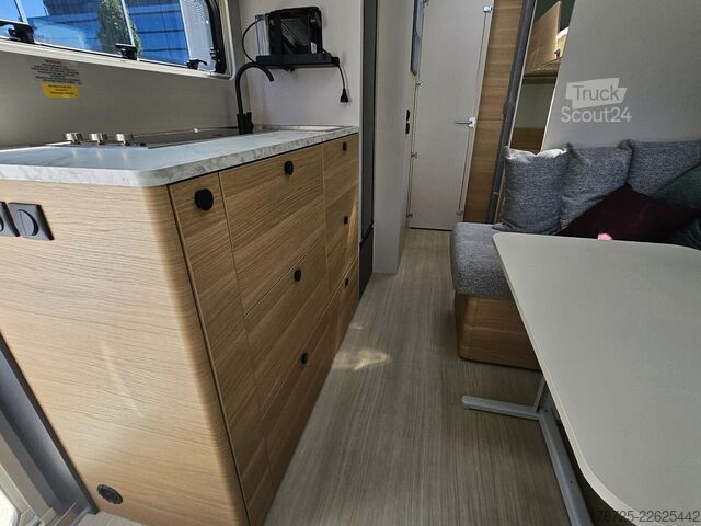 Asuntovaunu ADRIA Adora 673 PK Backofen