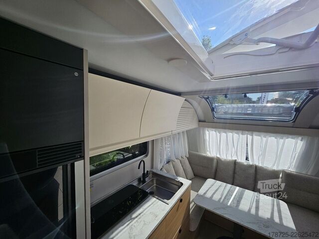 Asuntovaunu ADRIA Adora 572 UT