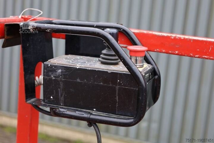 Scissor lift Holland Lift Ecostar HL-11812 Electric, 14m Working Height, 300