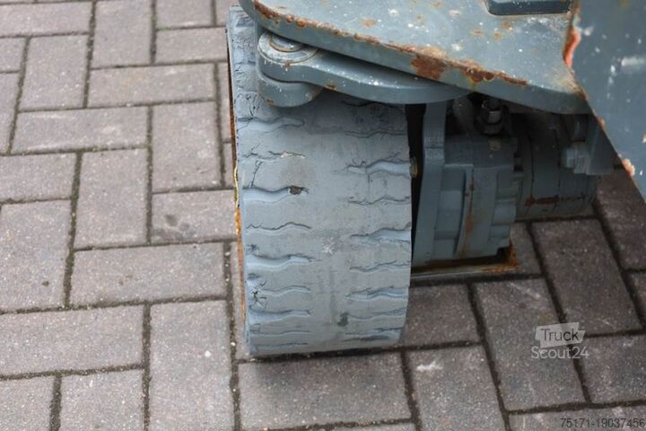 Scissor lift Holland Lift Ecostar HL-9714 Electric, 12m Working Height, 325k