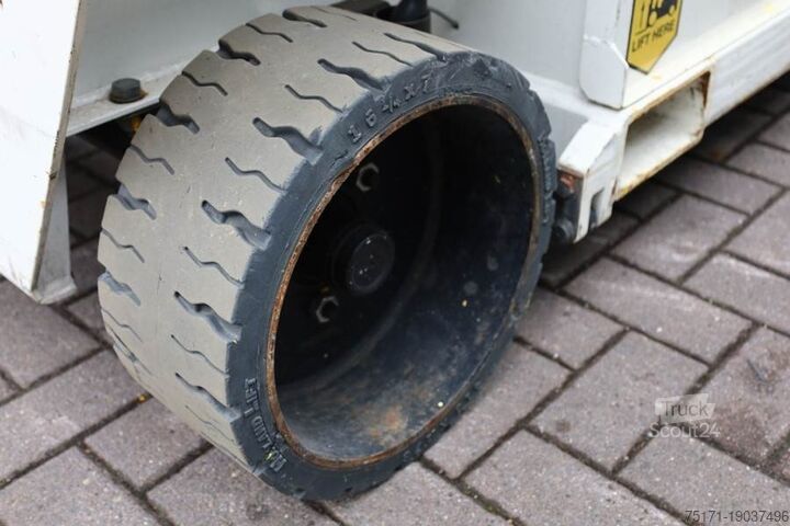 Scissor lift Holland Lift Ecostar HL-9710 Electric, 12m Working Height, 325k