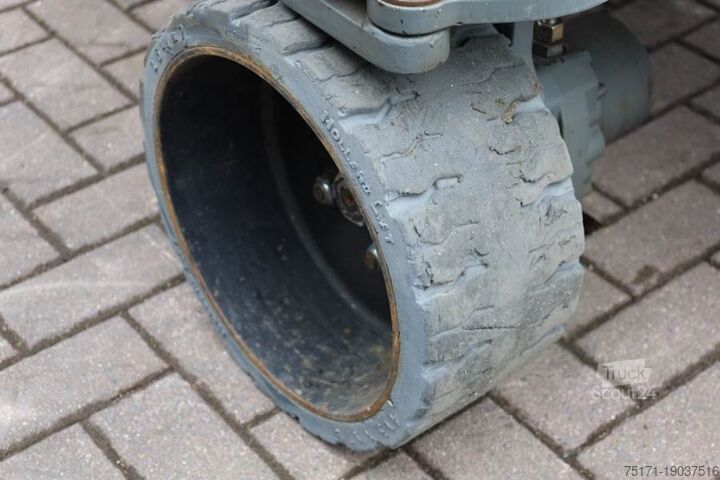 Ножичний підйомник Holland Lift Ecostar HL-11816 Electric, 14m Working Height, 300