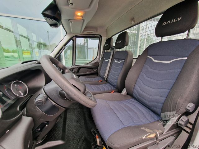 Furgon z żurawiem samochodowym IVECO Daily 70 C 18 Kran/Funk/4 Ausschübe/11 Meter