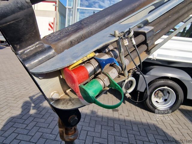 Transporter mit Kipper MERCEDES-BENZ Atego 821 Kipper/Kran/Funk/Greifer/2xAHK/Ölansch