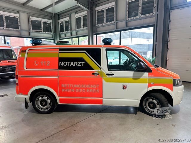 Autospecială de pompieri VOLKSWAGEN T5 Transporter 4Motion*NOTARZT*NEF*ALLRAD*AUTOMA